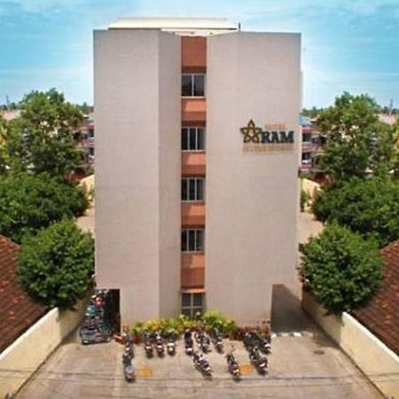 Hotel Ram International بونديتْشيري المظهر الخارجي الصورة