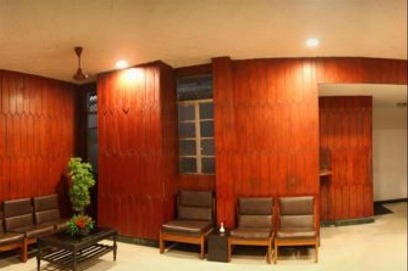 Hotel Ram International بونديتْشيري المظهر الخارجي الصورة