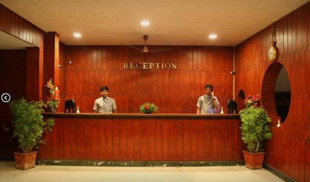 Hotel Ram International بونديتْشيري المظهر الخارجي الصورة