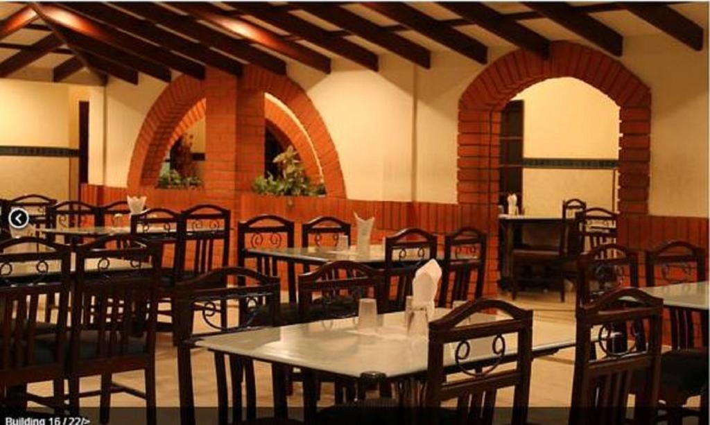 Hotel Ram International بونديتْشيري المظهر الخارجي الصورة